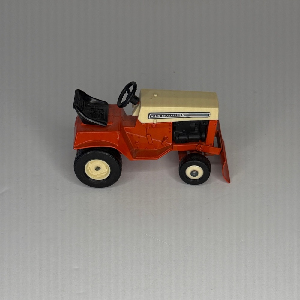 Allis Chalmers 1/16 scale toy